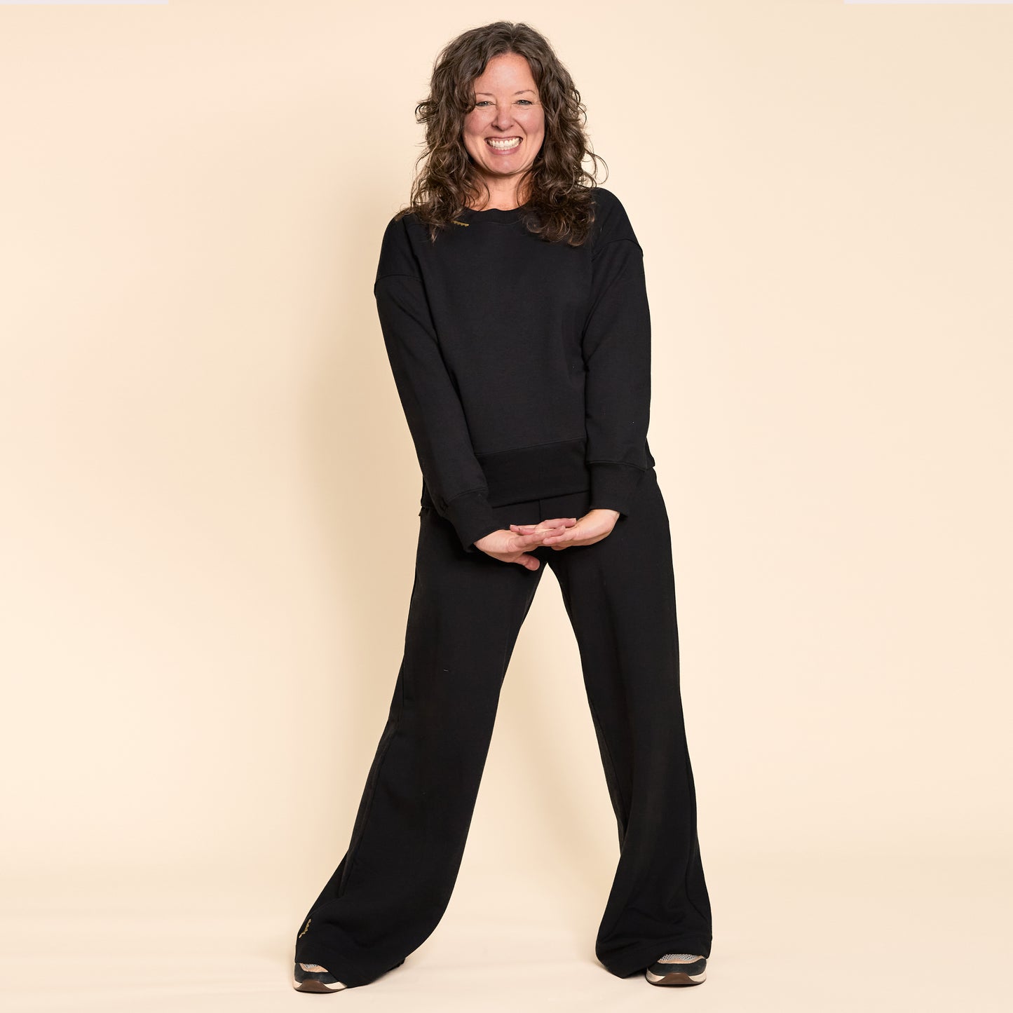 Be Love Lux Crewneck Sweatshirt - Black