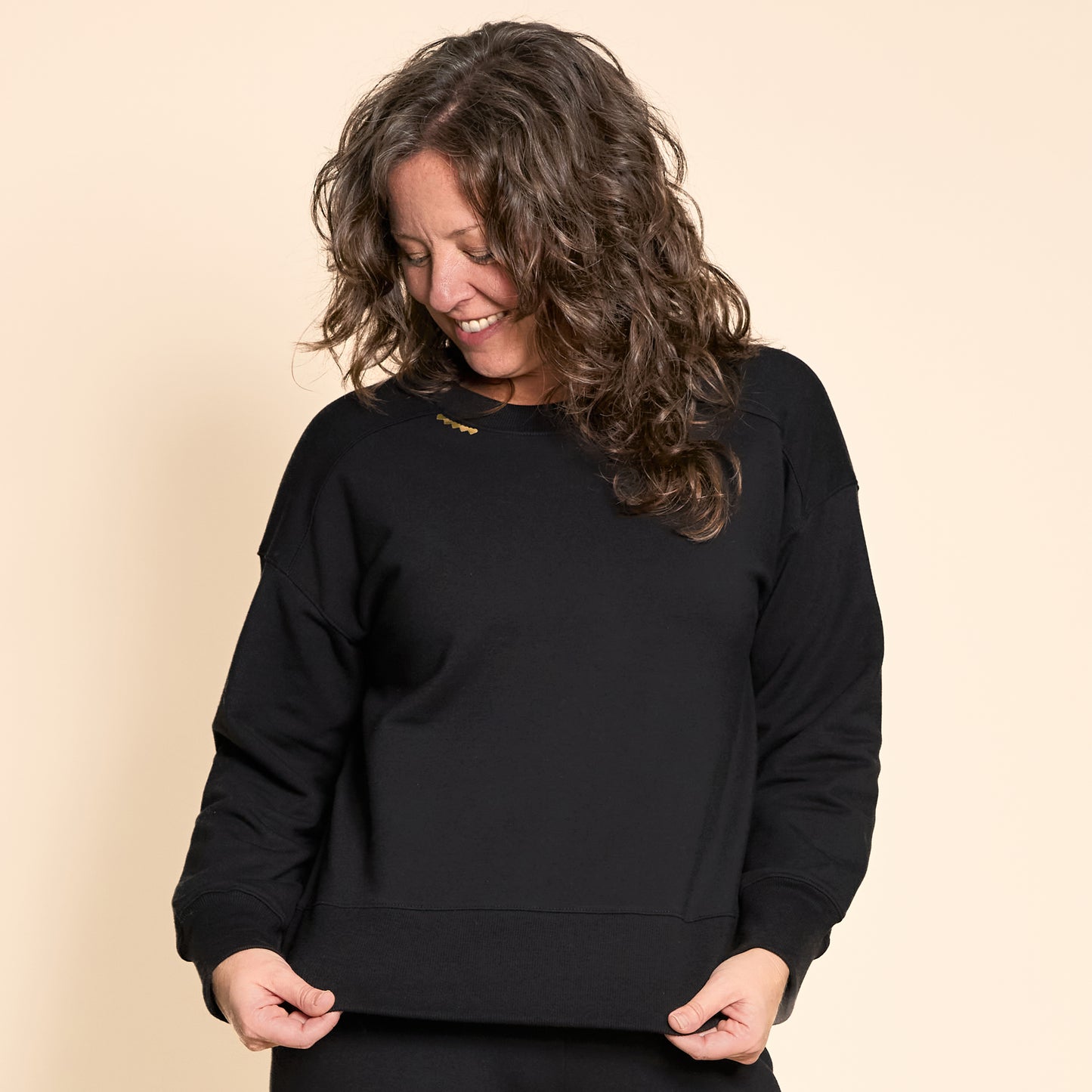 Be Love Lux Crewneck Sweatshirt - Black