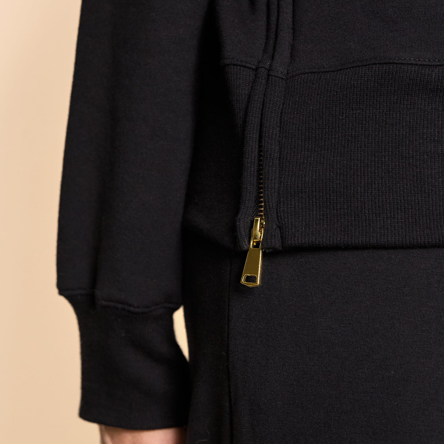 Be Love Lux Crewneck Sweatshirt - Black